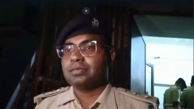पश्चिम चंपारण में सीएसपी संचालक के घर पुलिस की छापेमारी, नोट गिनने वाली दो मशीनें मिलीं