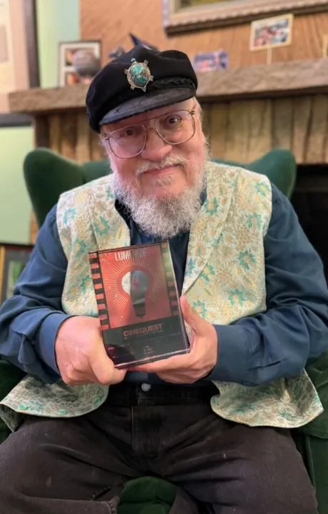 george r r martin (1)