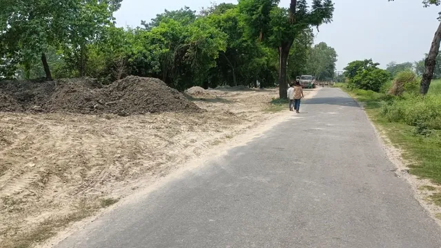 गोपालगंज में 379 करोड़ की सड़क योजनाओं की धीमी चाल, बाइपास से थावे मंदिर तक ये काम अब भी बाकी
