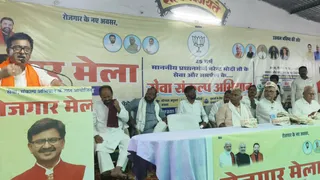 दरभंगा जिले के बिरोल में लगा रोजगार मेला।