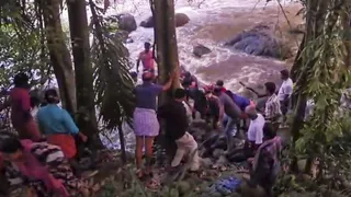 केरलम के इडुक्की में भूस्खलन और बाढ़ से तबाही (फोटो- PTI)