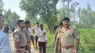 हत्या की सूचना के बाद मौके पर पहुंची पुलिस।