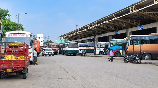 नगर आयुक्त के आदेश को ठेंगा! रांची के खादगढ़ा बस स्टैंड में पुराने संवेदक की वसूली जारी
