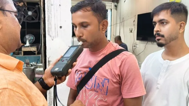 सीतामढ़ी में मीट हाउस में शराब परोसते मैनेजर समेत छह गिरफ्तार, जयसवाल मीट हाउस सील