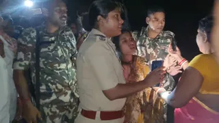 घटना की सूचना पर पहुंची पुलिस।