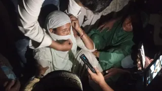 पति की मौत के बाद विलाप करती पत्नी। जागरण
