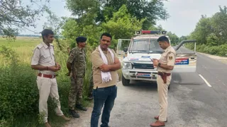 घटनास्थल पर पहुंचे थाना प्रभारी जैतपुर रजनीकांत पटेल।