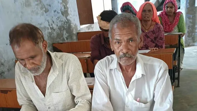 पढ़ने की कोई उम्र नहीं होती! 75 साल के जयराम और 71 की चंद्रो ने दी परीक्षा, दिखाई पढ़ने-लिखने की ललक

