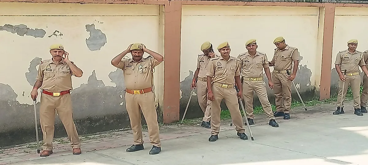 Police Force at Prayagraj court premises during Ali appearance