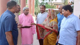 राम जन्मभूमि आंदोलन के नेता रहे विनय कटियार सोमवार को संगम नगरी पहुँचे। पूर्व सांसद केशरी देवी पटेल ने उनका अपने निवास पर स्वागत किया। सौ. पीआरओ