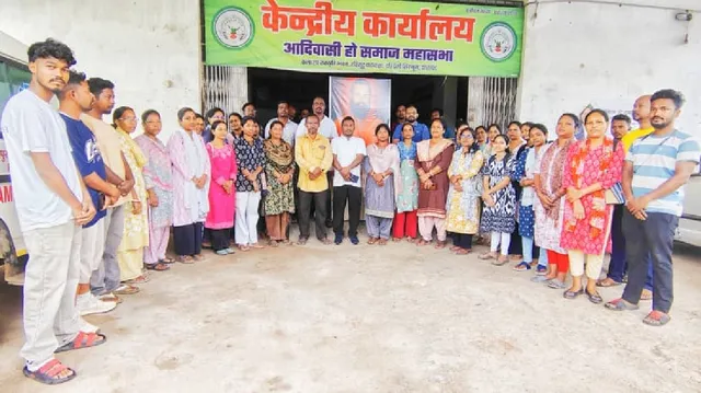 चाईबासा में स्थापित होगी 'वारंग क्षिति' लिपि के जनक ओत गुरु कोल लाको बोदरा की प्रतिमा, नगर परिषद बोर्ड ने दी मंजूरी