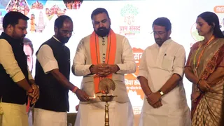होटल ताज में ग्राम संसद बिहार चैप्टर का उद्घाटन करते मुख्यमंत्री सम्राट चौधरी, उच्च शिक्षा मंत्री संजय सिंह टाइगर, संजय मयूख व अन्य।