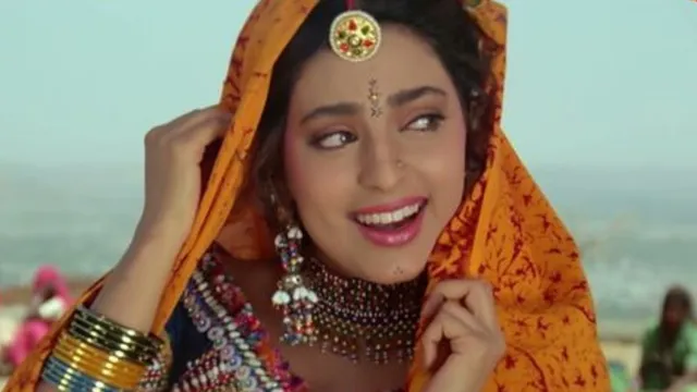 देसी शब्द की वजह से रिजेक्ट हुआ था Juhi Chawla का गाना, बाद में वही पुराना गीत बना कल्ट क्लासिक