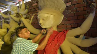 काशी में नवरात्र पर दिखेंगी अद्भुत इलेक्ट्रॉनिक और आधुनिक दुर्गा प्रतिमाएं।