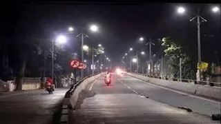 नगर परिषद प्रशासन ने पुल पर स्ट्रीट लाइट लगाने की तैयारी पूरी कर ली है। फाइल फोटो
