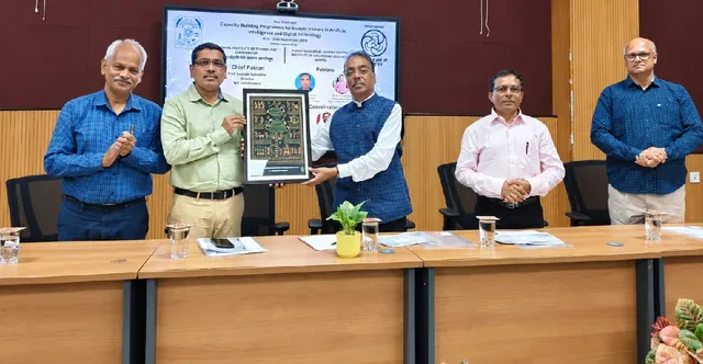 AI के दौर में गुरुजी भी बनेंगे 'स्मार्ट': एनआईटी जमशेदपुर में मास्टर ट्रेनर्स की 'हाईटेक' क्लास शुरू
