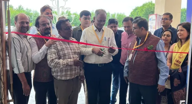 गोरखपुर में दंत डॉक्टरों का महाजुटान, बताया-डेंटल इंप्लांट से वापस पाएं वही पुरानी असली मुस्कान