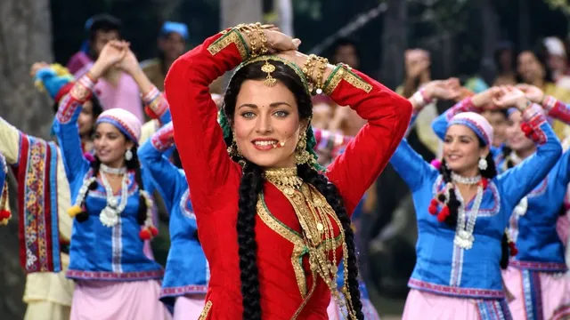 पहाड़ी लोक संस्कृति से जुड़ा था Mandakini का पुराना गाना, 'स्वर कोकिला' की मधुर आवाज में हुआ अमर