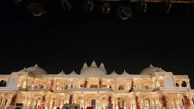 शादियों का नया ट्रेंड: वैदिक और बॉलीवुड थीम के साथ डेस्टिनेशन वेडिंग का क्रेज, ताजमहल का शहर बना नया सेंटर