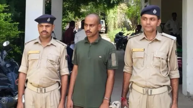 औरंगाबाद में खुद को SP बताकर करता था अवैध वसूली, शराब के नशे उगले सारे राज 
