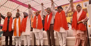 मोहाली में नशा मुक्त पंजाब यात्रा के दौरान जनसभा में पहुंचे भाजपा नेता।