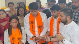 डूसू अध्यक्ष यश डबास ने संभाला कार्यभार।