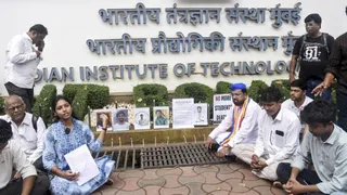 मानसिक स्वास्थ्य सुधारों की गूंज और प्रोफेसर पर छिड़ी बहस। (पीटीआई)