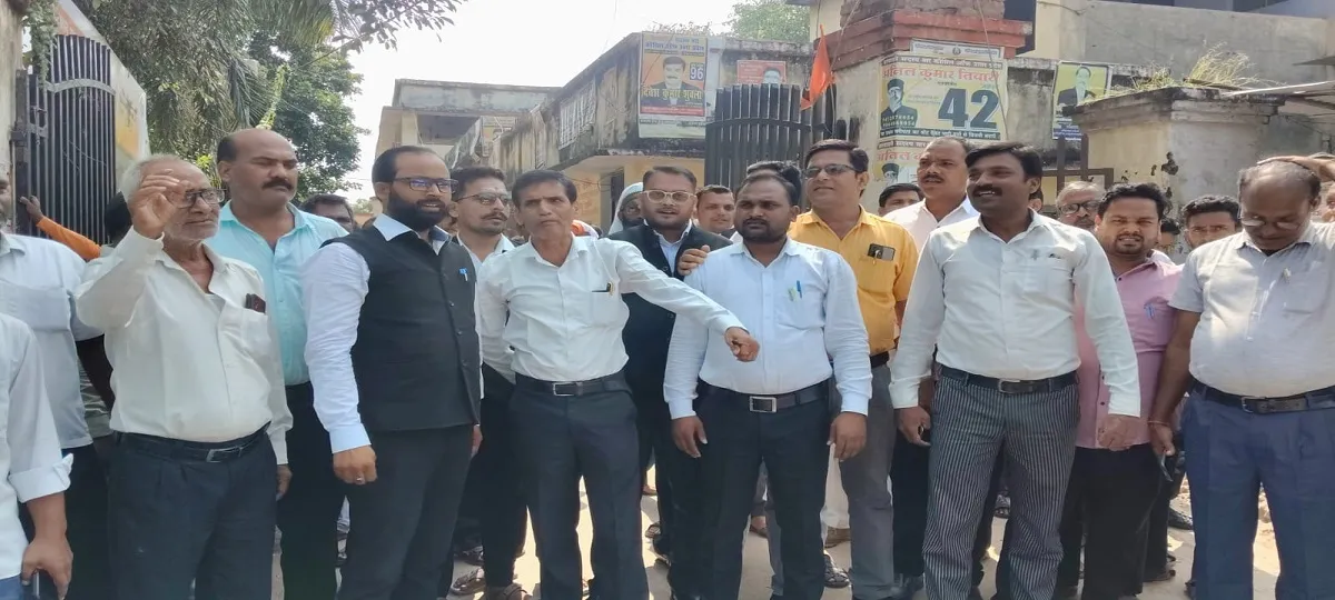 Lawyers Protest after Pratapgarh Police Custody Death