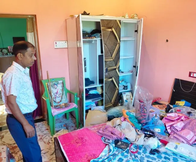 Munger Dacoity Retired Principal's Home Robbed of  rs18 Lakh (1)