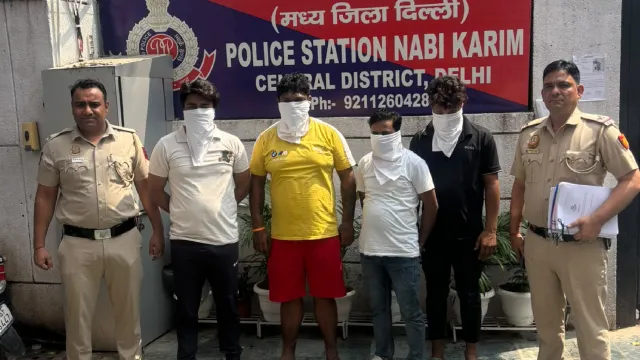 दिल्ली में स्पा की आड़ में 'गंदा धंधा', पुलिस ने आपत्तिजनक हालत में महिलाओं को पकड़ा; मालिक समेत 4 अरेस्ट