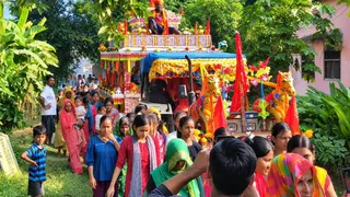 शिवहर से अरेराज जाते भक्त। जागरण।