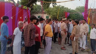 भदोही में गणेश पंडाल में करंट लगने से युवक की दर्दनाक मौत, दो घायल।
