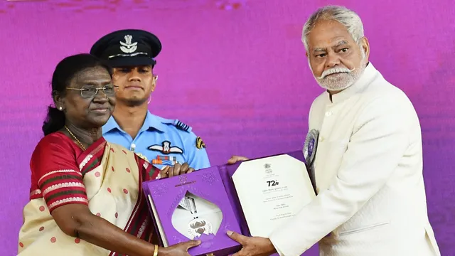 National Film Awards: बिहार के लाल संजय मिश्रा को मिला पहला नेशनल अवॉर्ड, राष्ट्रपति मुर्मू ने पहनाया सम्मान का ताज