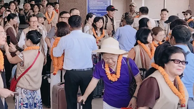 203 विदेशी मेहमान, एक चार्टर विमान और बोधगया का सफर... 6 महीने बाद गया में लौटी इंटरनेशनल रौनक