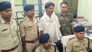 पुलिस की गिरफ्त में आरोपित।