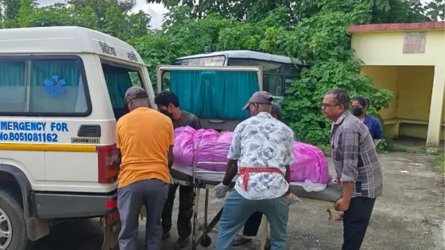 झारखंड में मां की हत्या: कर तीन दिन तक शव के साथ घर में रहा बेटा, दुर्गंध आने पर हुआ खुलासा झारखंड में मां की हत्या: कर तीन दिन तक शव के साथ घर में रहा बेटा, दुर्गंध आने पर हुआ खुलासा