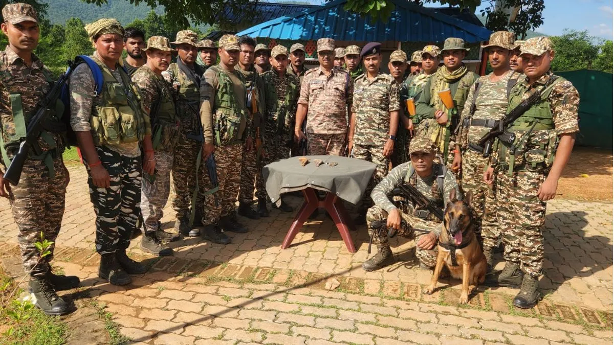 Jamui CRPF Police Recover Pistols Cartridges in Anti Naxal Op (1)