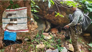 Jamui Barhat CRPF Operation: सीआरपीएफ 215 बटालियन और जिला पुलिस द्वारा बरामद किए गए हथियार व कारतूस