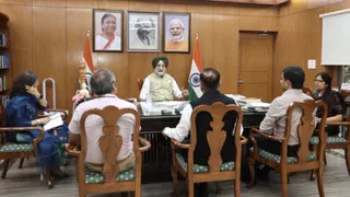 एलजी तरनजीत सिंह संधू ने पार्कों के सुरक्षा ऑडिट को लकर की बैठक। फोटो: एक्स