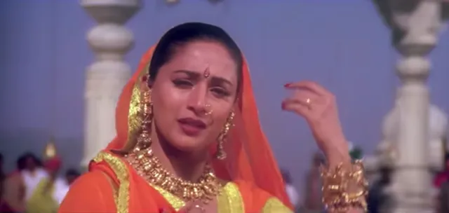 मीराबाई के भजन से निकला Madhuri Dixit का 29 साल पुराना ये कल्ट गाना, कविता कृष्णमूर्ति की आवाज ने बनाया क्लासिक