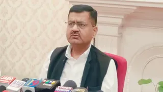 राज्य प्रदूषण नियंत्रण बोर्ड के सदस्य सचिव सुशील कुमार सिंगला पत्रकार वार्ता करते हुए। जागरण
