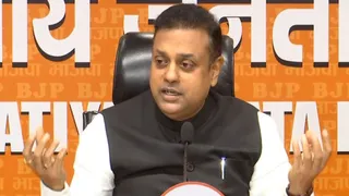 आपसी बातचीत स्वस्थ लोकतंत्र की निशानी। (एएनआई)