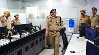 आगरा पुलिस कमिश्नर।