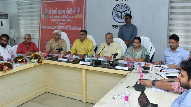शाम 6-8 तक नहीं कटेगी बिजली, बारिश से टूटी सड़कें जल्द होंगी दुरुस्त; मंत्री लक्ष्मी नारायण चौधरी के आदेश