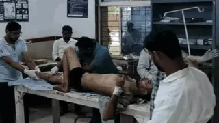 घायल चाचा-भतीजे को अस्पताल ले जाया गया।