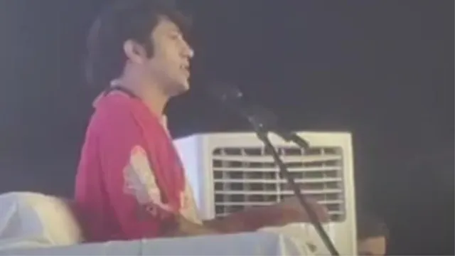 ग्रेटर नोएडा में बागेश्वर धाम सरकार की एंट्री, जयकारों से गूंज उठा रामलीला मैदान; संकट निवारण हवन में पहुंचे

