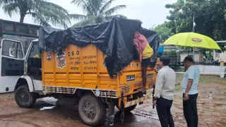 स्कूल के अनाज को बाजार में बेचने की थी तैयारी