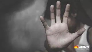 पुलिस आरोपी को हिरासत में लेकर आगे की कानूनी कार्रवाई कर रही है।
