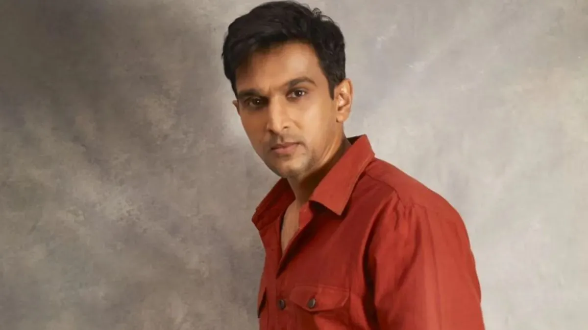 pratik gandhi