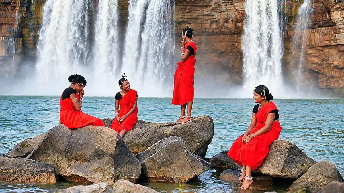 लाल आतंक से मुक्ति, पर्यटन से समृद्धि; 'बस्तर 2.0' से बदली छत्तीसगढ़ की  तस्वीर - bastar 20 chhattisgarhs new tourism hub emerges from naxal past